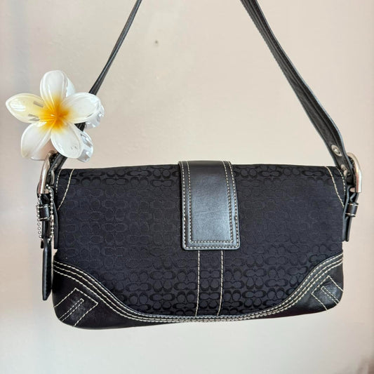 bevintage™ Authentic Coach Soho Baguette shoulder bag