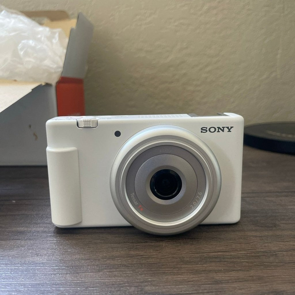 bevintage™ Used 🍇₊˚💜 Sony ZV-1F Digital Camera (White) - Like New 🍥🎀📷