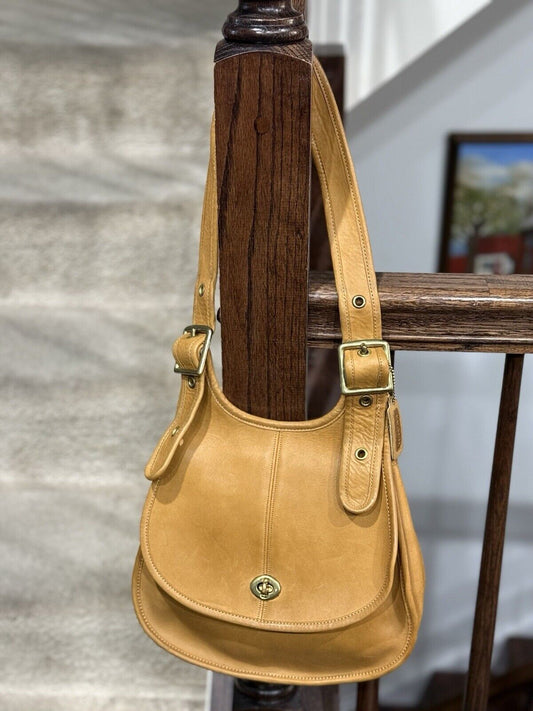 bevintage™ Coach Vintage Crescent Saddle Bag Nyc 9235 Saddle Tan🍂✨